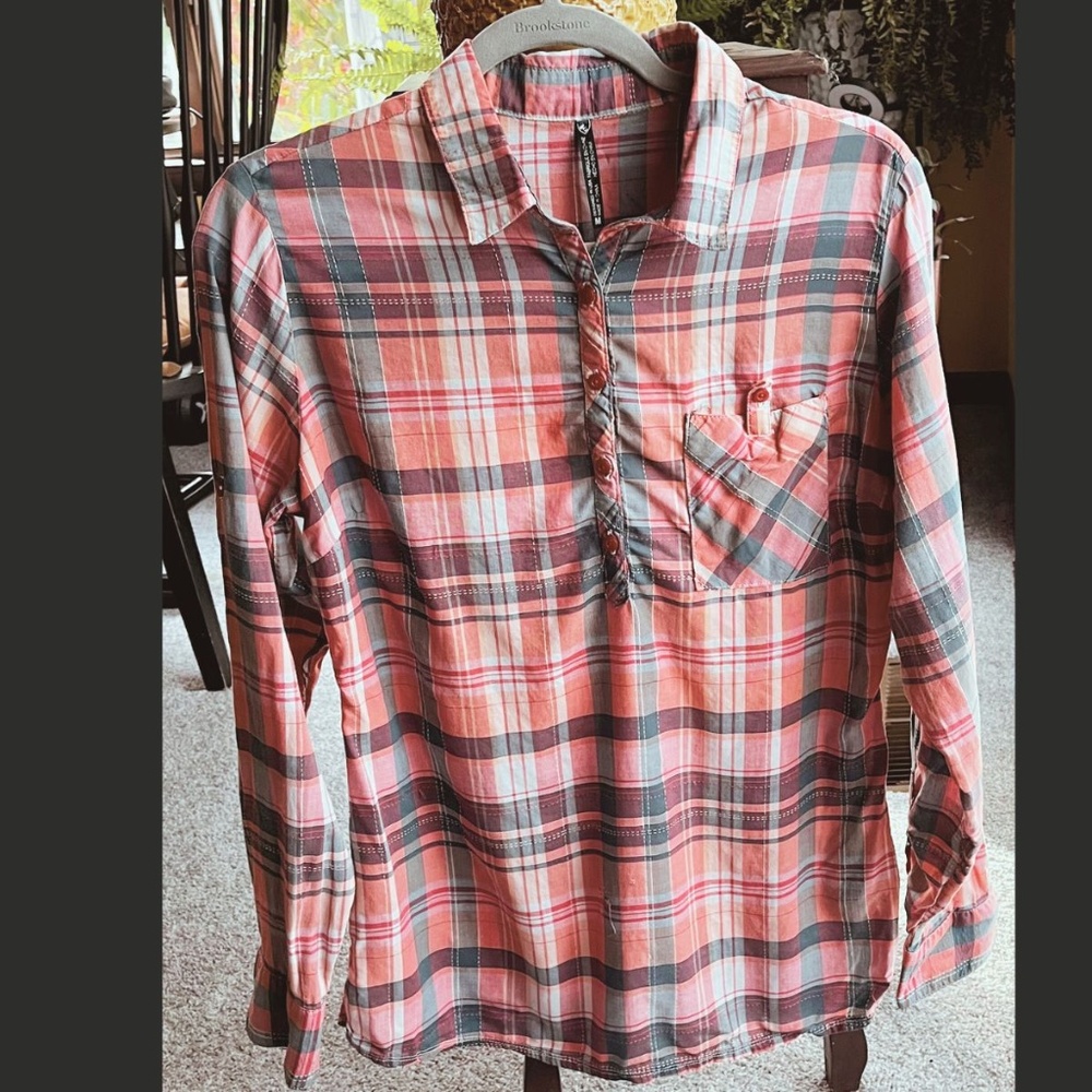 Kuhl Spektra Plaid Popover Medium Top w Roll Up Sleeves Plaid Pink Grey Tencel